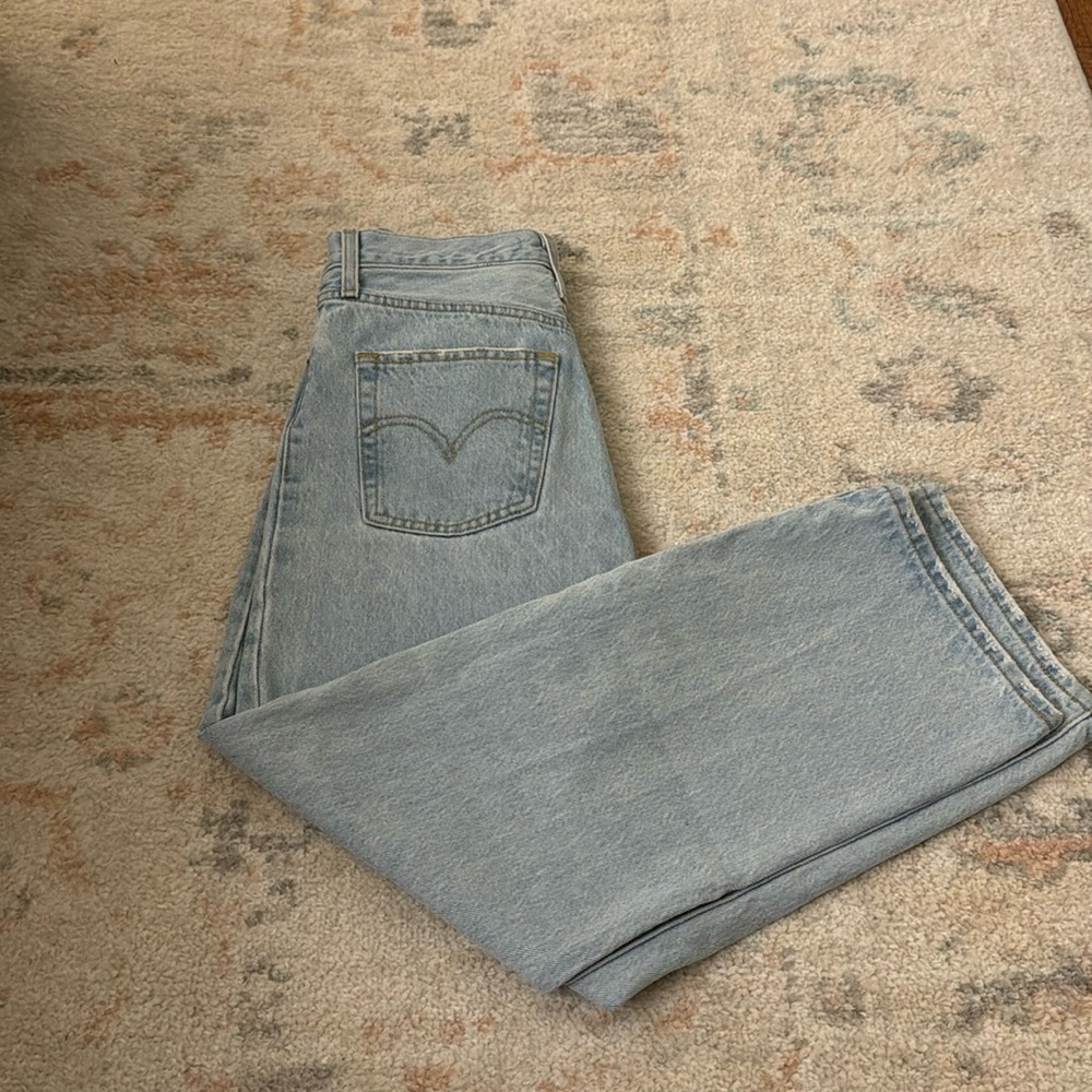 Levi’s Ribcage Straight Ankle Jeans (size 27)